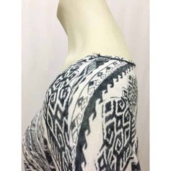 H.I.P. Large Black and White Aztec Print Crop Top - Picture 6 of 8